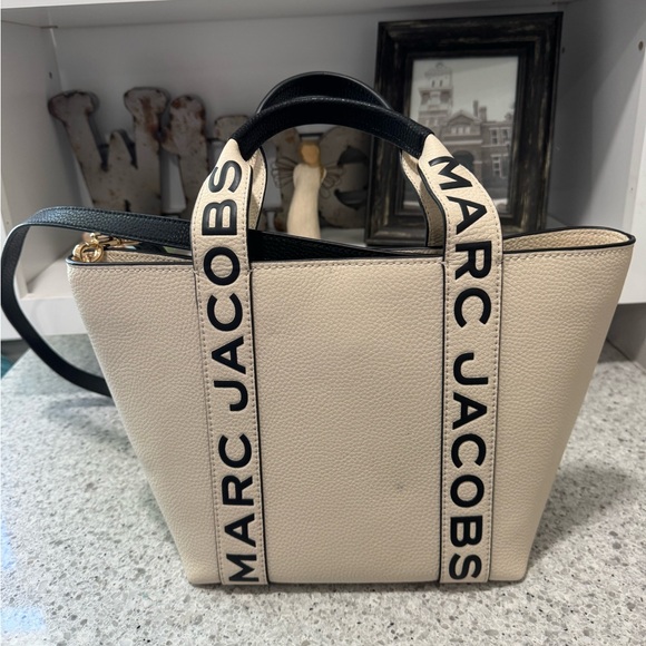 Marc Jacobs Small Leather Tote - Picture 2 of 13